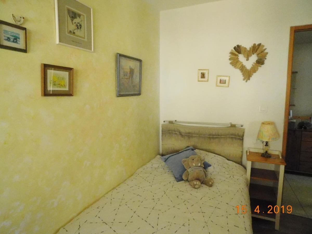 Chez Nous. B & B Bassy 外观 照片